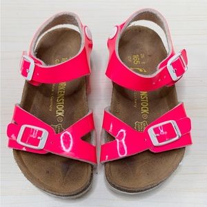 Birkenstock Rio Sandal Buckle Patent Leather Hot Pink Girls Size 8